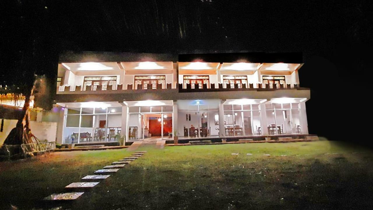 Akurala Beach Boutique Resort Екстериор снимка